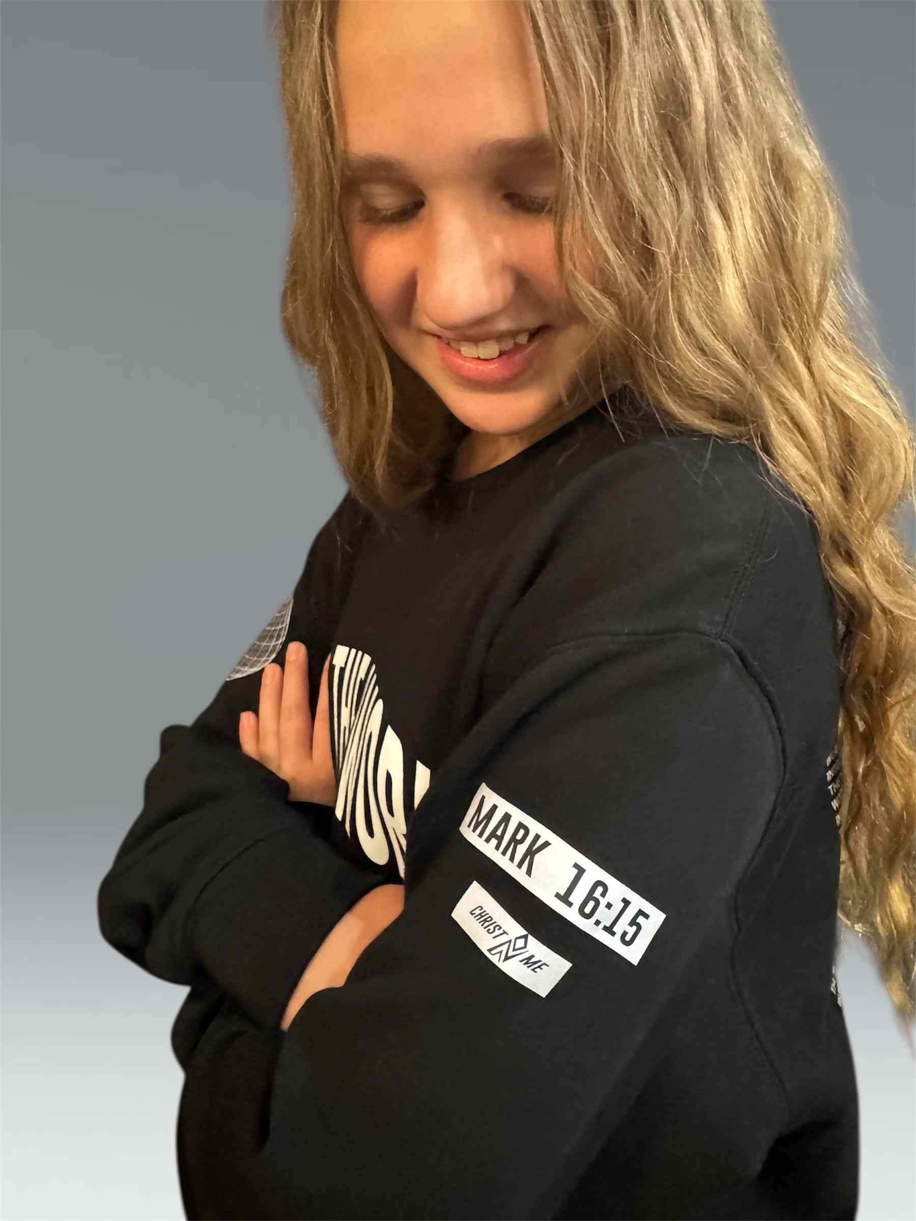 INTO THE WORLD HEAVYWEIGHT WHITE CHRISTIAN MERCH STREETWEAR PULLOVER CREWNECK SWEATSHIRT